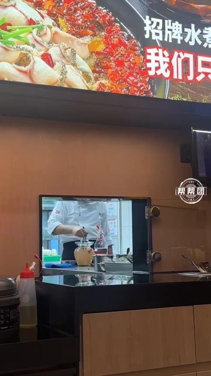 DƬ